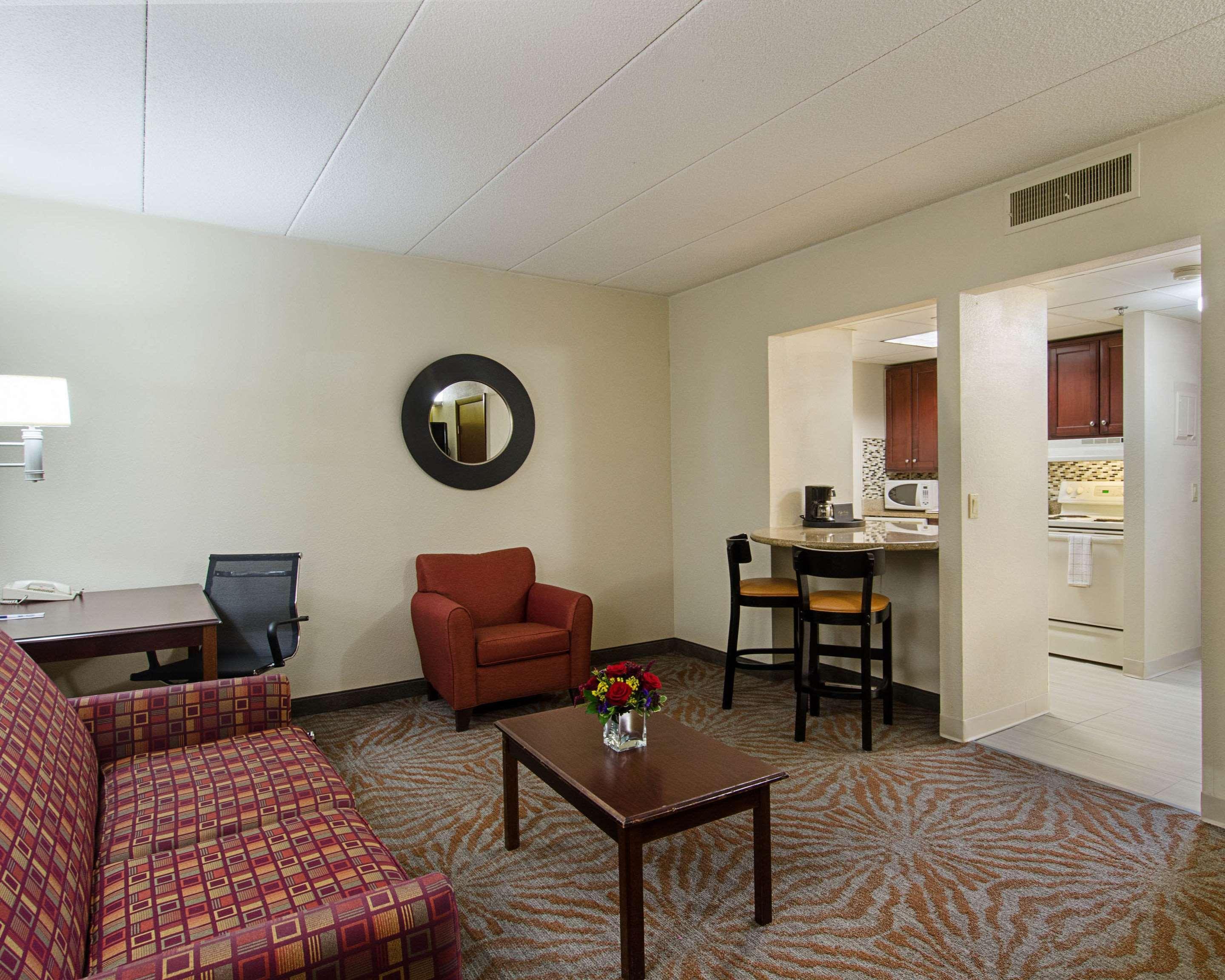 Quality Inn & Suites Worcester Eksteriør billede