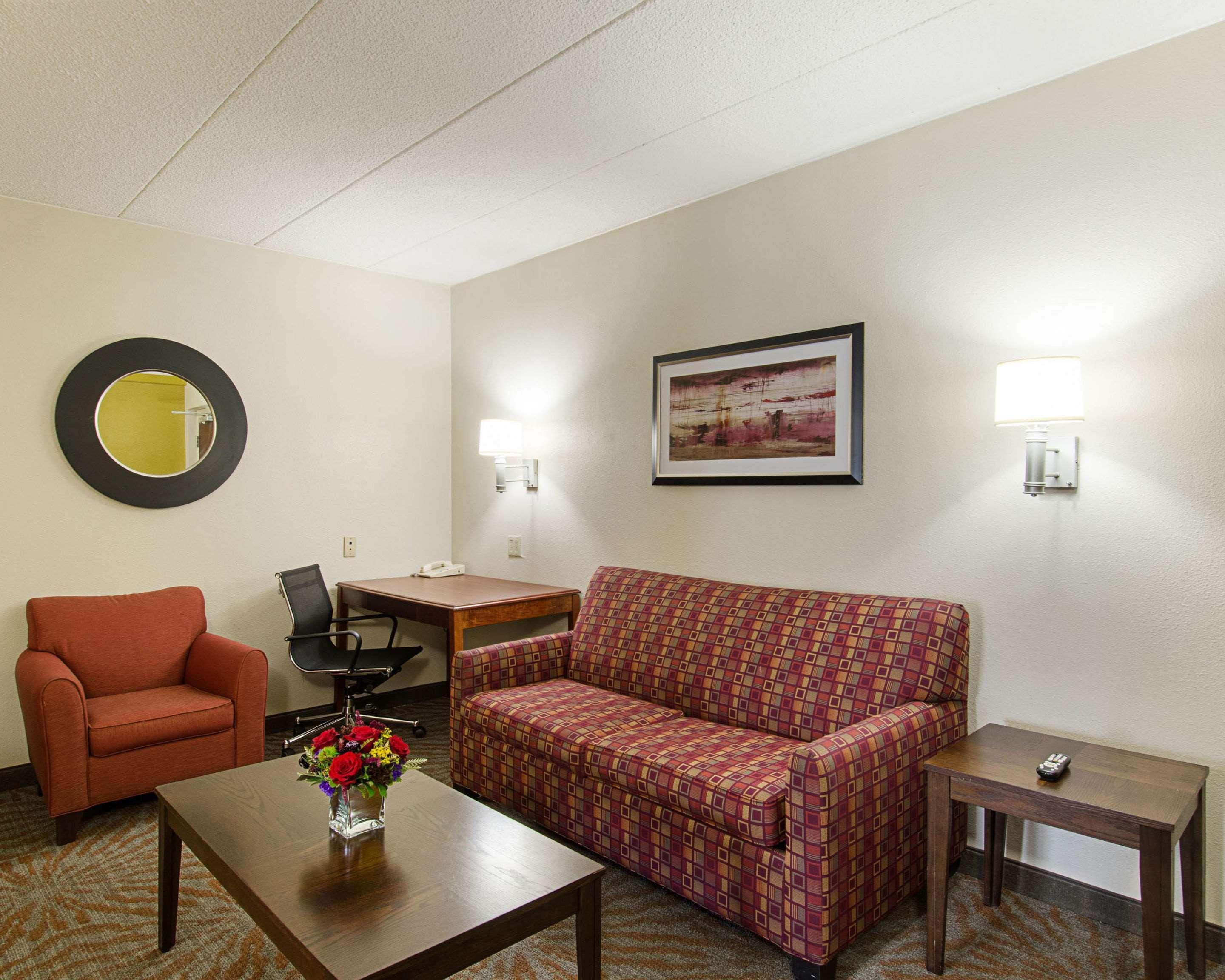 Quality Inn & Suites Worcester Eksteriør billede