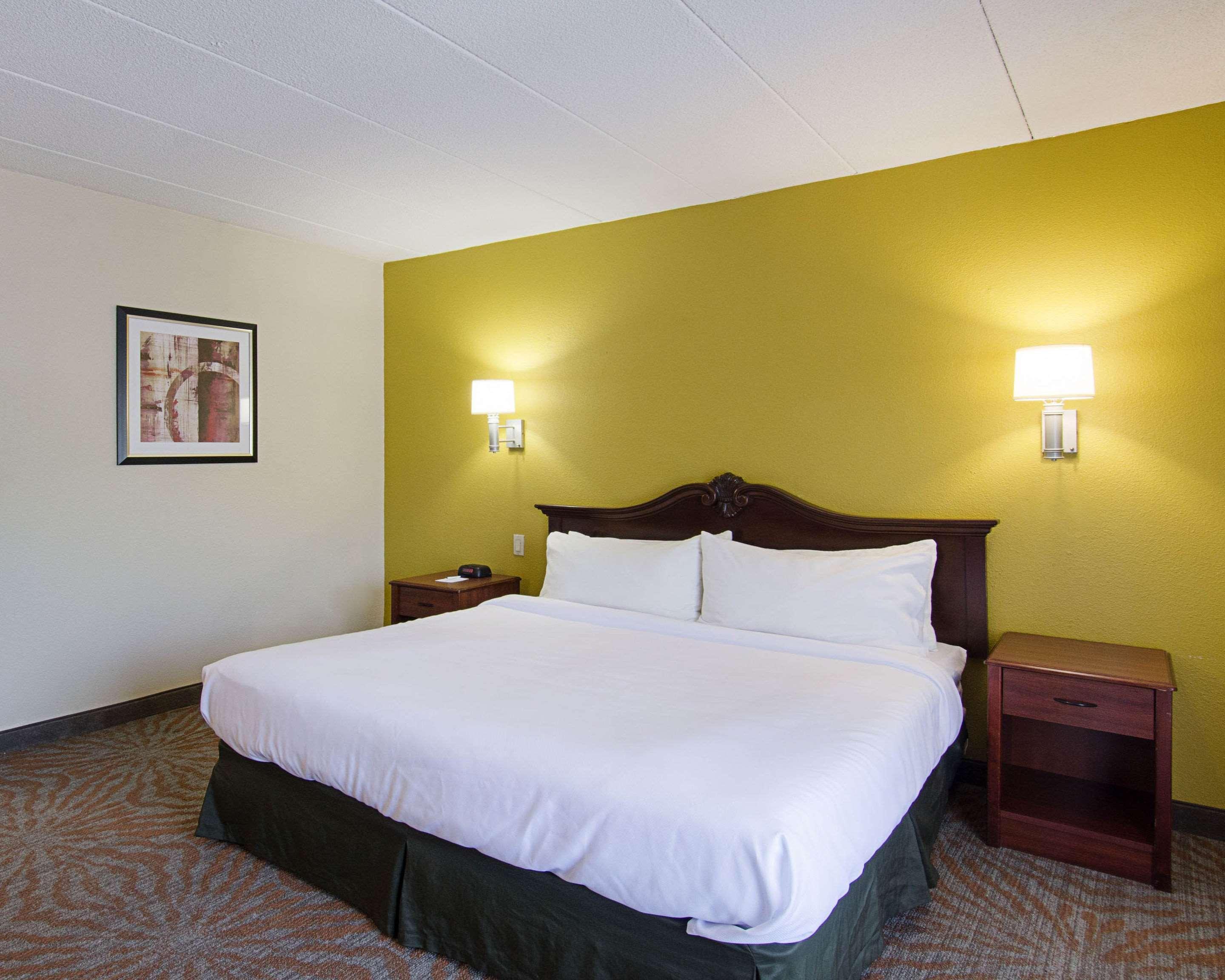 Quality Inn & Suites Worcester Eksteriør billede
