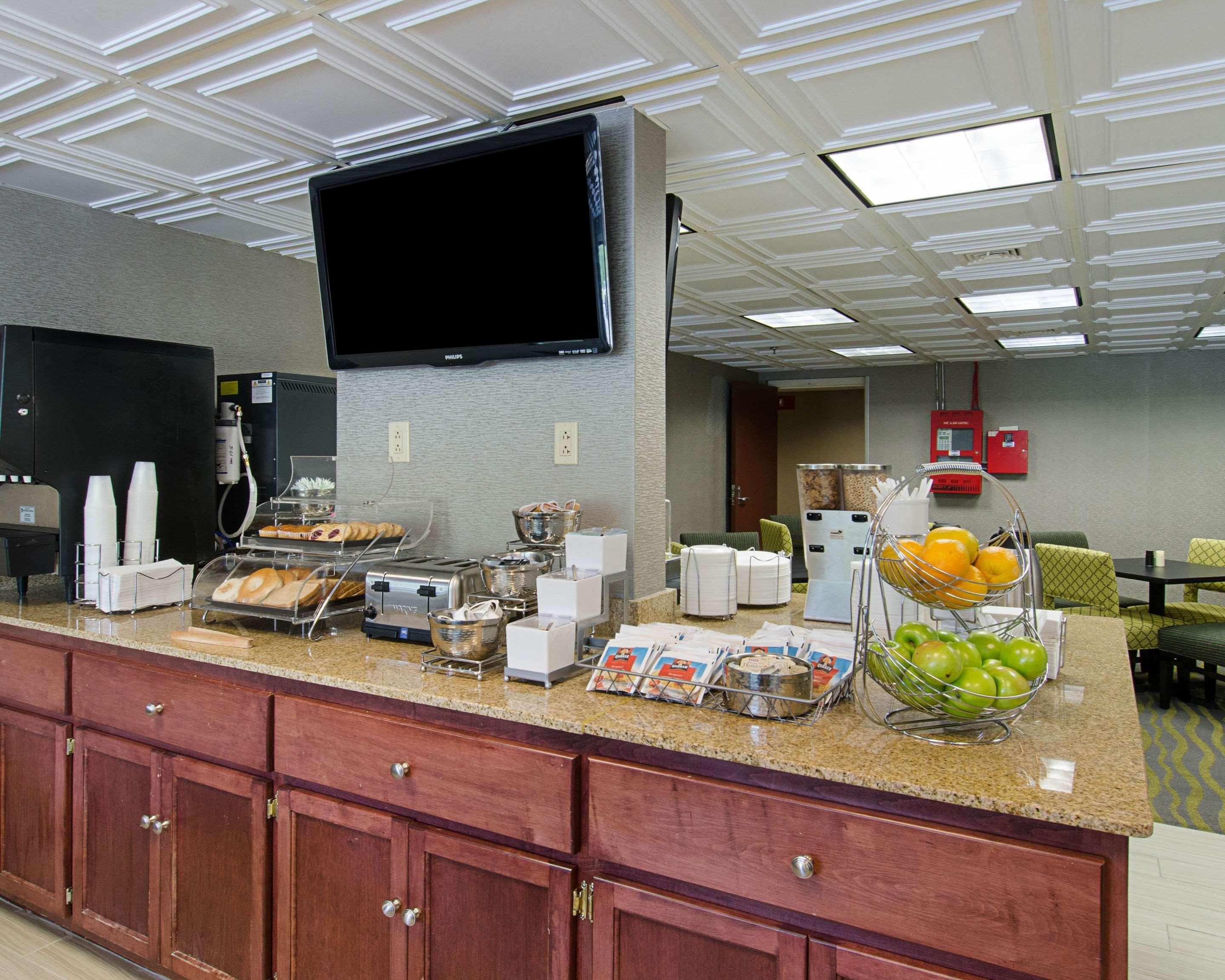 Quality Inn & Suites Worcester Eksteriør billede